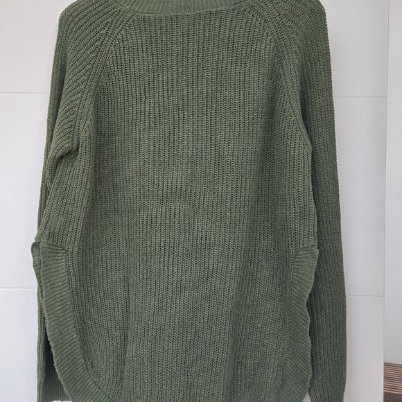 Sweater, size L - Picture 2 of 2
